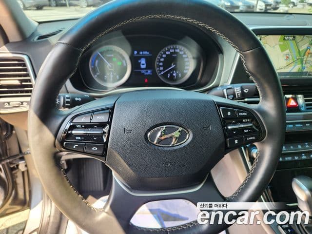 Hyundai Grandeur IG гибрид Exclusive, 2018 14