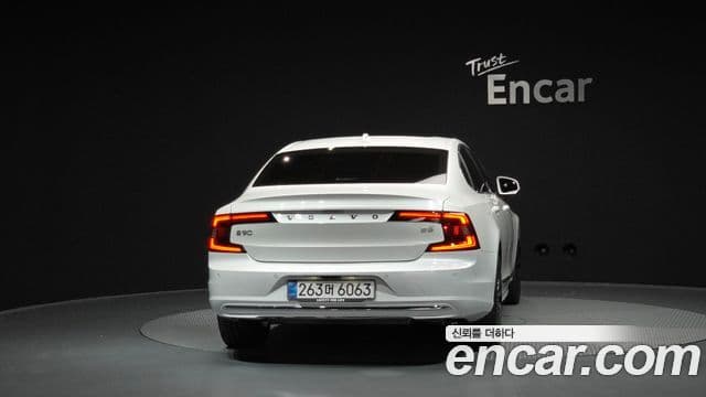 Volvo S90 B5 Ultra Bright, 2025 4