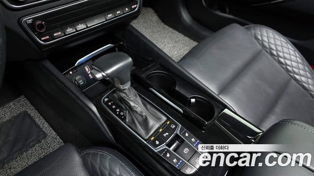 Kia All New K7 гибрид Noblesse, 2017 9