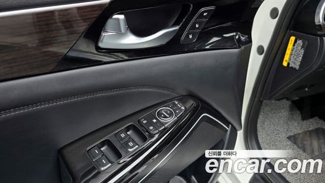 Kia All New K7 гибрид Noblesse, 2017 17