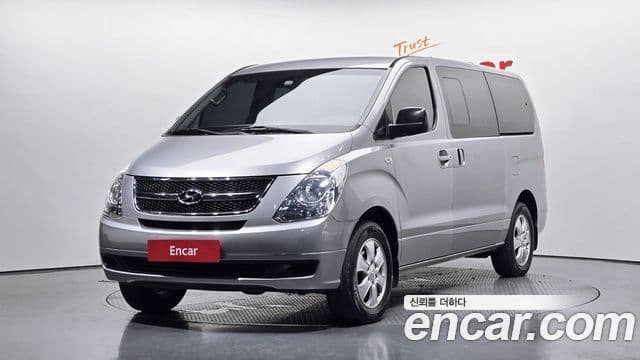 Hyundai Grand Starex CVX Deluxe, 2015 1