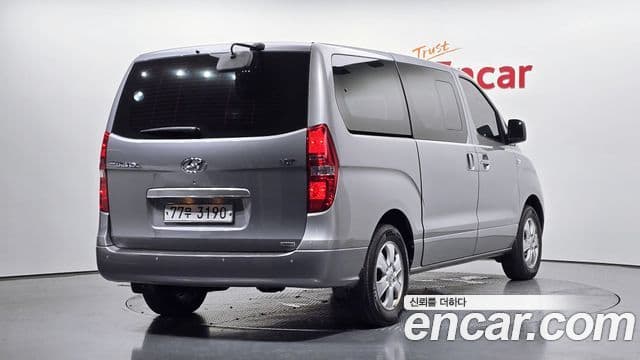 Hyundai Grand Starex CVX Deluxe, 2015 2