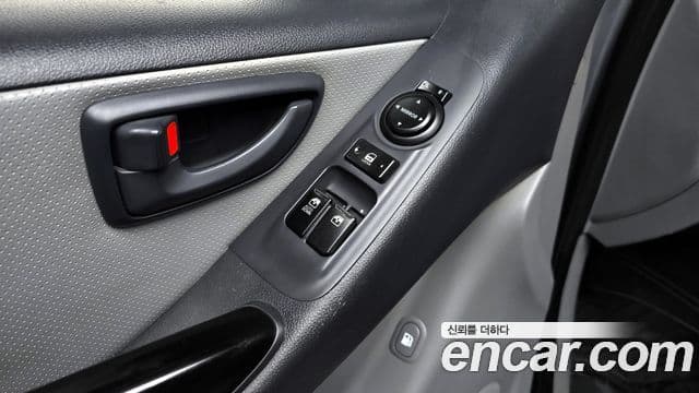 Hyundai Grand Starex CVX Deluxe, 2015 17