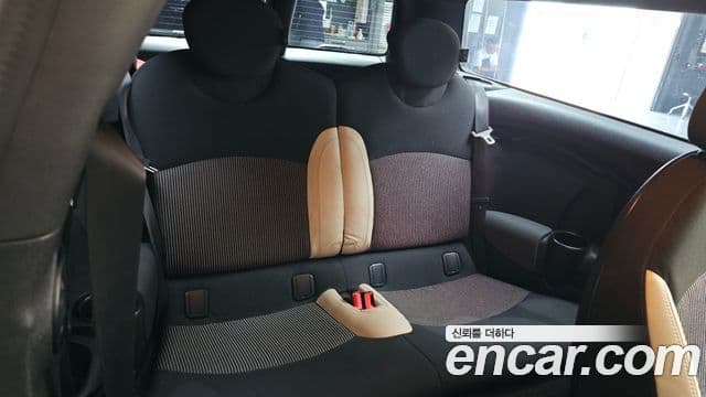 Mini Cooper 클럽맨 1세대, 2009 12