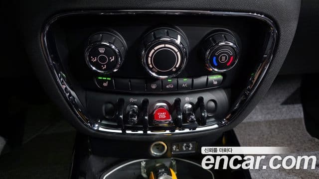 Mini Cooper D 클럽맨 2세대, 2016 15