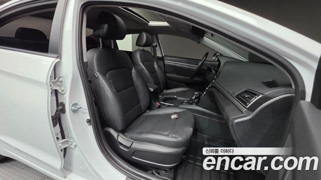 Hyundai Avante AD Special, 2016 10