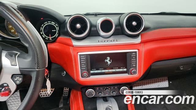 Ferrari 캘리포니아 T 3.9 V8, 2016 14
