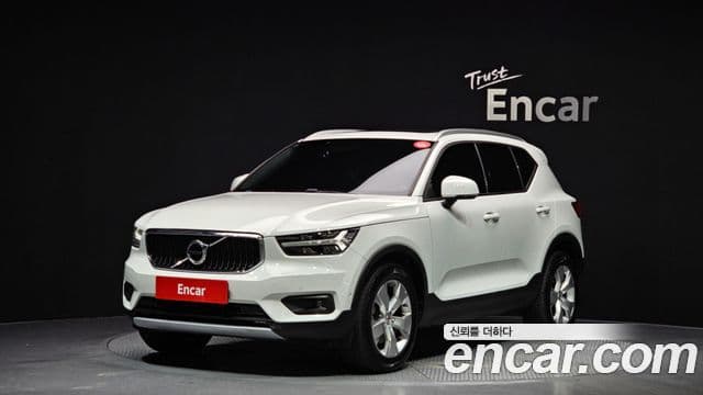 Volvo XC40 T4 Momentum, 2019 1