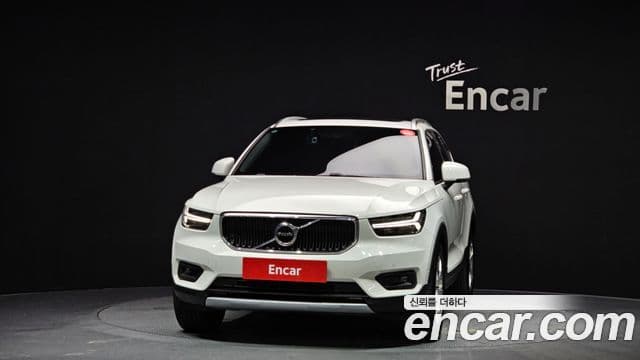 Volvo XC40 T4 Momentum, 2019 3