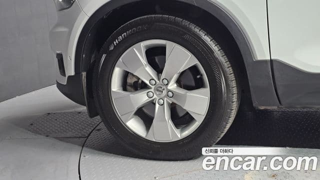 Volvo XC40 T4 Momentum, 2019 все фото