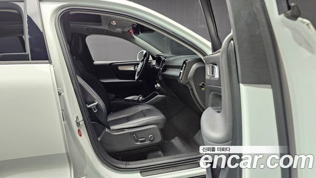 Volvo XC40 T4 Momentum, 2019 11