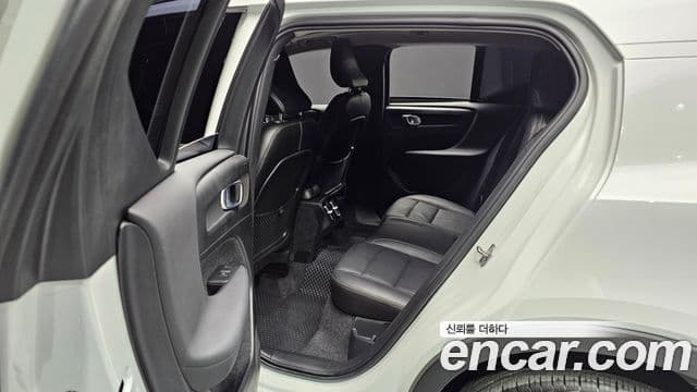 Volvo XC40 T4 Momentum, 2019 12