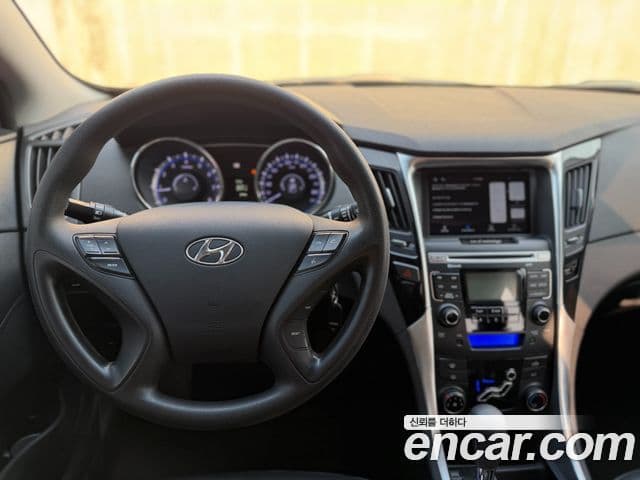 Hyundai YF Sonata Luxury, 2011 6
