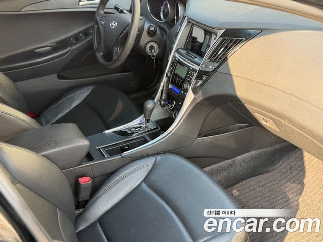 Hyundai YF Sonata Luxury, 2011 8