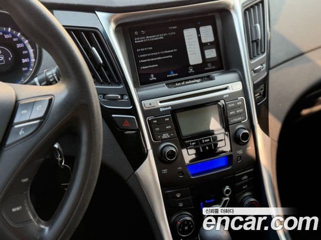 Hyundai YF Sonata Luxury, 2011 11