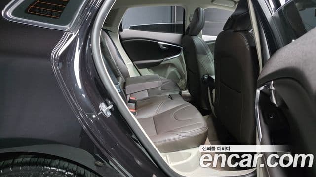 Volvo V40 2세대, 2016 12