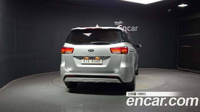 Kia All New Carnival Noblesse, 2015 4
