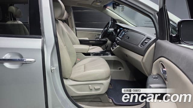 Kia All New Carnival Noblesse, 2015 11
