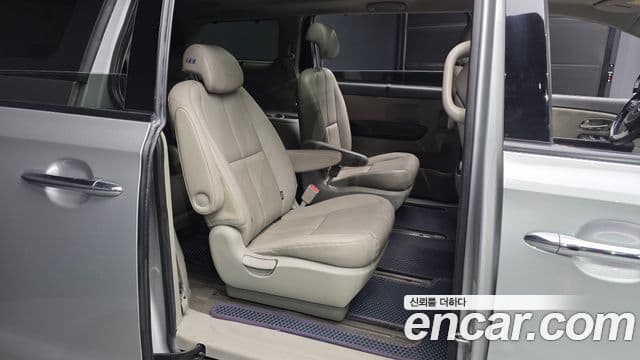 Kia All New Carnival Noblesse, 2015 12