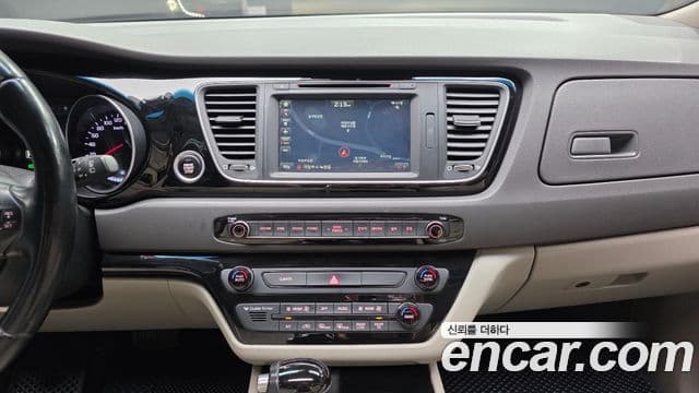 Kia All New Carnival Noblesse, 2015 14