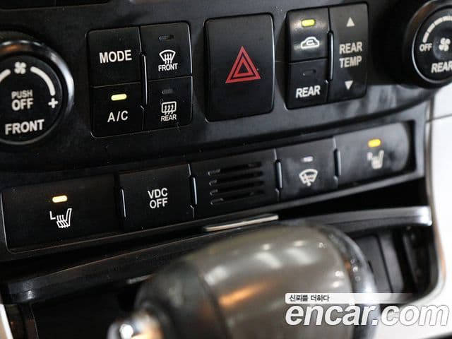 Kia Carnival R Premium, 2012 10