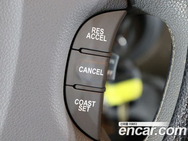 Kia Carnival R Premium, 2012 11