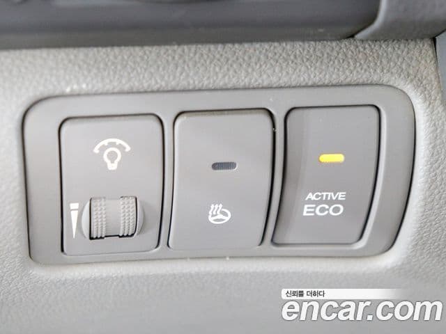 Kia Carnival R Premium, 2012 12