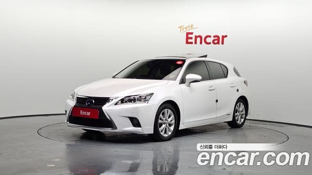 Lexus CT200h ZWA10, 2016 1