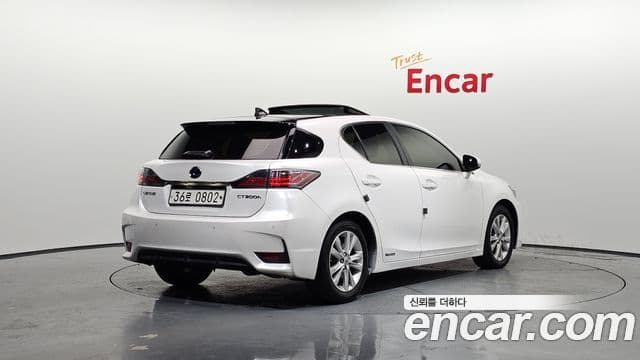 Lexus CT200h ZWA10, 2016 2
