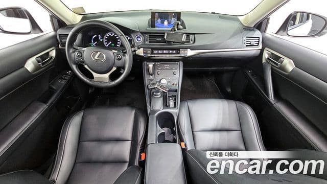 Lexus CT200h ZWA10, 2016 7