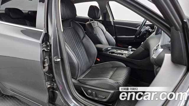 Genesis G70 Supreme, 2018 10