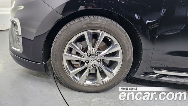 Kia The / новый New Carnival Luxury, 2019 все фото