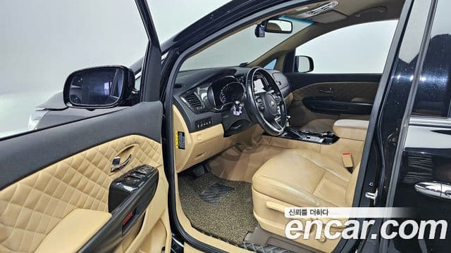 Kia The / новый New Carnival Luxury, 2019 11