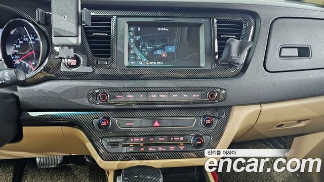 Kia The / новый New Carnival Luxury, 2019 15