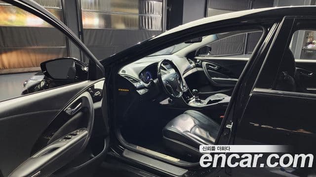 Hyundai Grandeur HG Modern, 2013 10