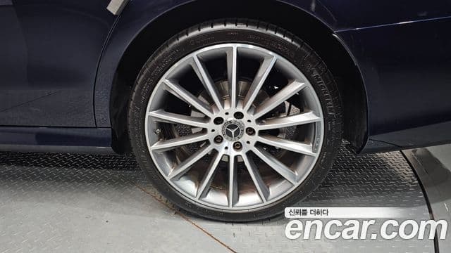 Mercedes-Benz E-класс W213 AMG Line, 2018 все фото