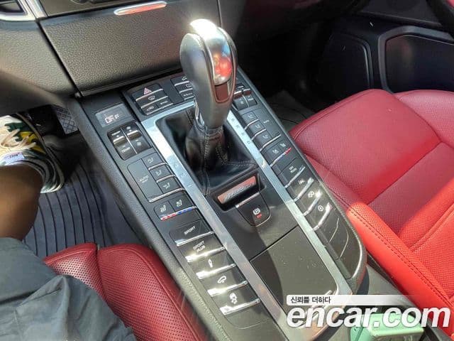 Porsche Macan 95B, 2018 13