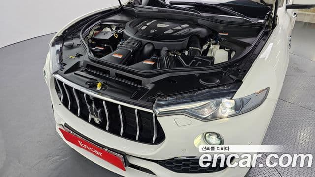 Maserati Levante 3.0 дизель AWD GranLusso, 2019 6