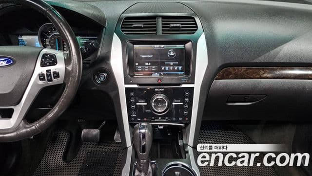 Ford Explorer 5세대, 2014 17