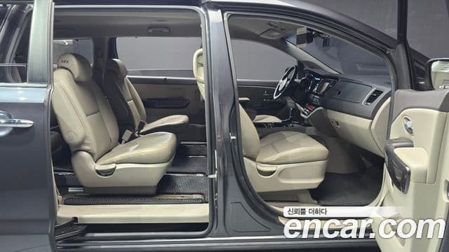 Kia All New Carnival Prestige, 2016 11