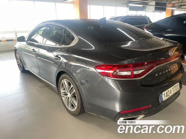Hyundai Grandeur IG 3.0 LPi Exclusive (арендный автомобиль), 2018 3