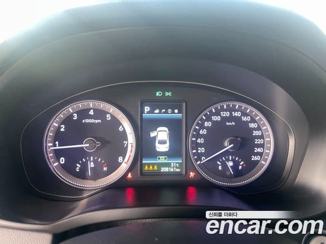 Hyundai Grandeur IG 3.0 LPi Exclusive (арендный автомобиль), 2018 9