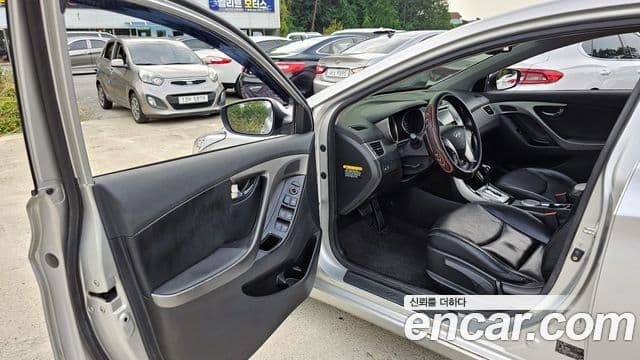 Hyundai Avante MD Premier, 2012 10