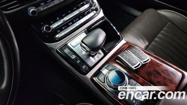 Genesis EQ900 Prestige, 2016 9