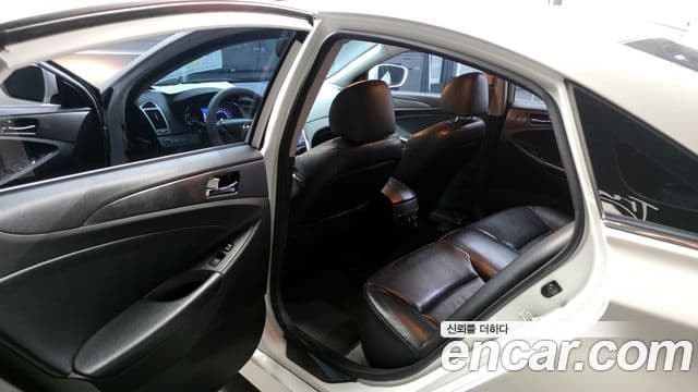 Hyundai Sonata гибрид Modern, 2014 11