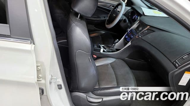 Hyundai Sonata гибрид Modern, 2014 12