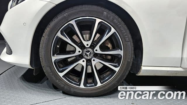 Mercedes-Benz E-класс W213 Avantgarde, 2020 все фото