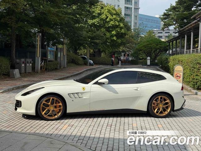 Ferrari GTC4 루쏘 T 3.9 V8, 2020 3