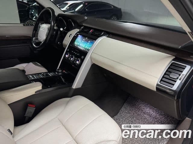 Land Rover Discovery 5 3.0 TD6 HSE, 2017 12