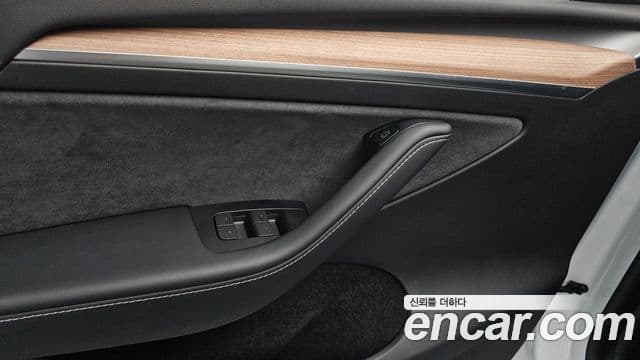 Tesla модель Y, 2023 17